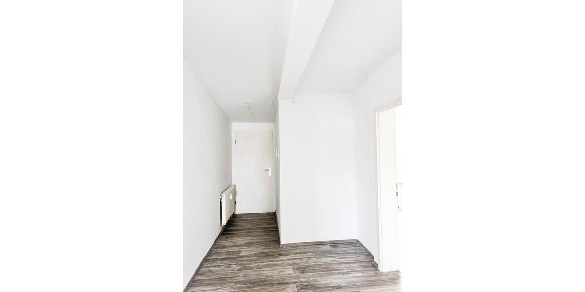 Dachgeschoßwohnung Meerane - 4 Zimmer, 127 m&sup2;, 730&euro; | Angebot:26293189