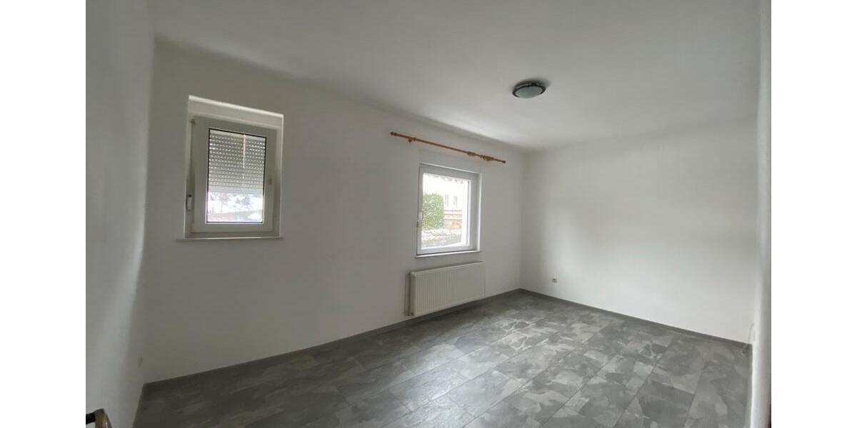 Etagenwohnung Siegen - 4 Zimmer, 90 m&sup2;, 820&euro; | Angebot:24732328