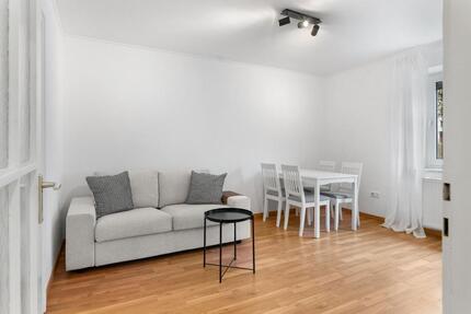 Attraktive vollmöblierte WG-Wohnung nahe der Universität 4 zimmer