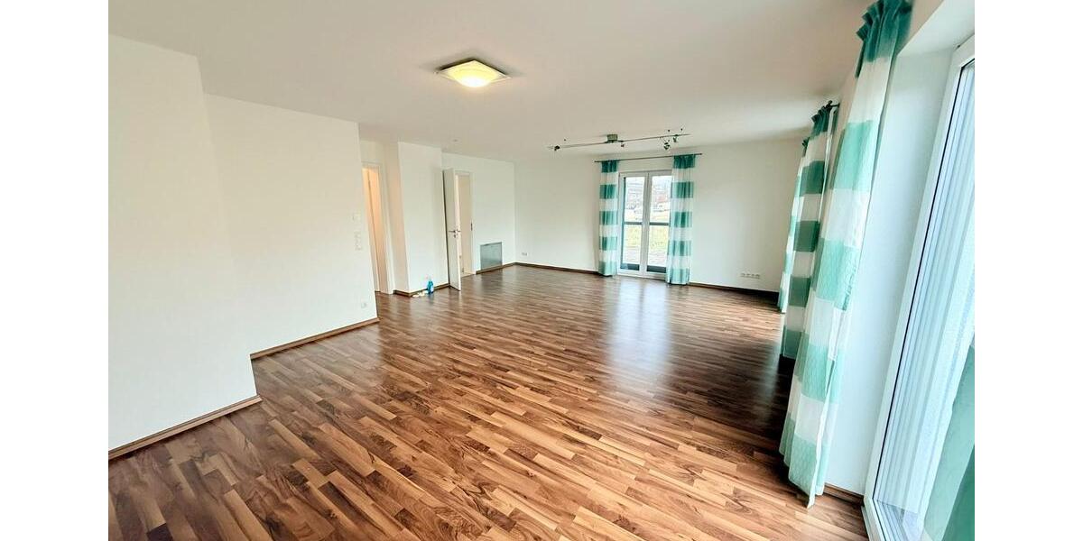 Helle 1-Zimmer-Wohnung in Regenstauf mit großzügiger Dachterrasse 1 zimmer