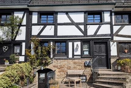 Haus Engelskirchen - 3.5 Zimmer, 110 m&sup2;, 1.550&euro; | Angebot:25945148