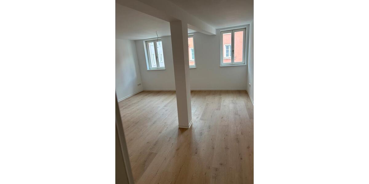 Etagenwohnung Weißenburg in Bayern - 3 Zimmer, 82 m&sup2;, 950&euro; | Angebot:26689350