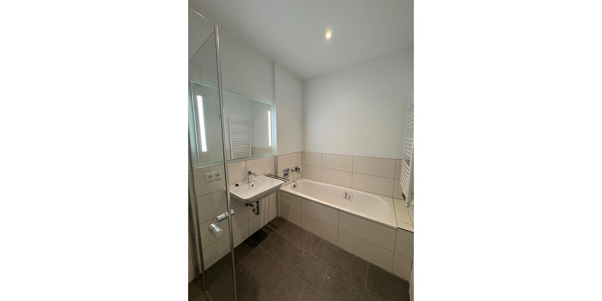Etagenwohnung Dresden Neustadt - 4 Zimmer, 106 m&sup2;, 2.120&euro; | Angebot:26647875