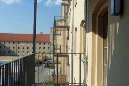 Wohnung zum Mieten in Halle 997,02 € 97.47 m²