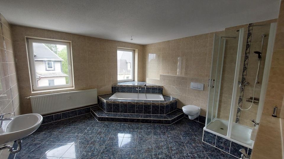 Etagenwohnung Lugau/Erzgebirge Erzgebirge - 4 Zimmer, 125 m&sup2;, 875&euro; | Angebot:26634264