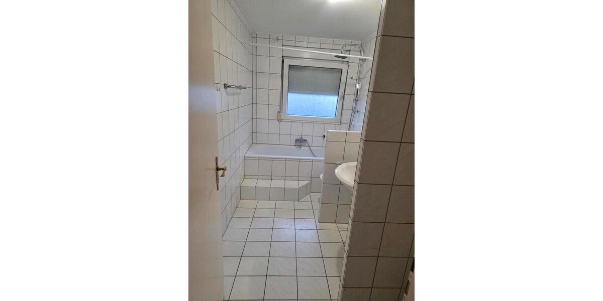 Dachgeschoßwohnung Baden-Baden Baden - 3 Zimmer, 80 m&sup2;, 1.000&euro; | Angebot:24757317