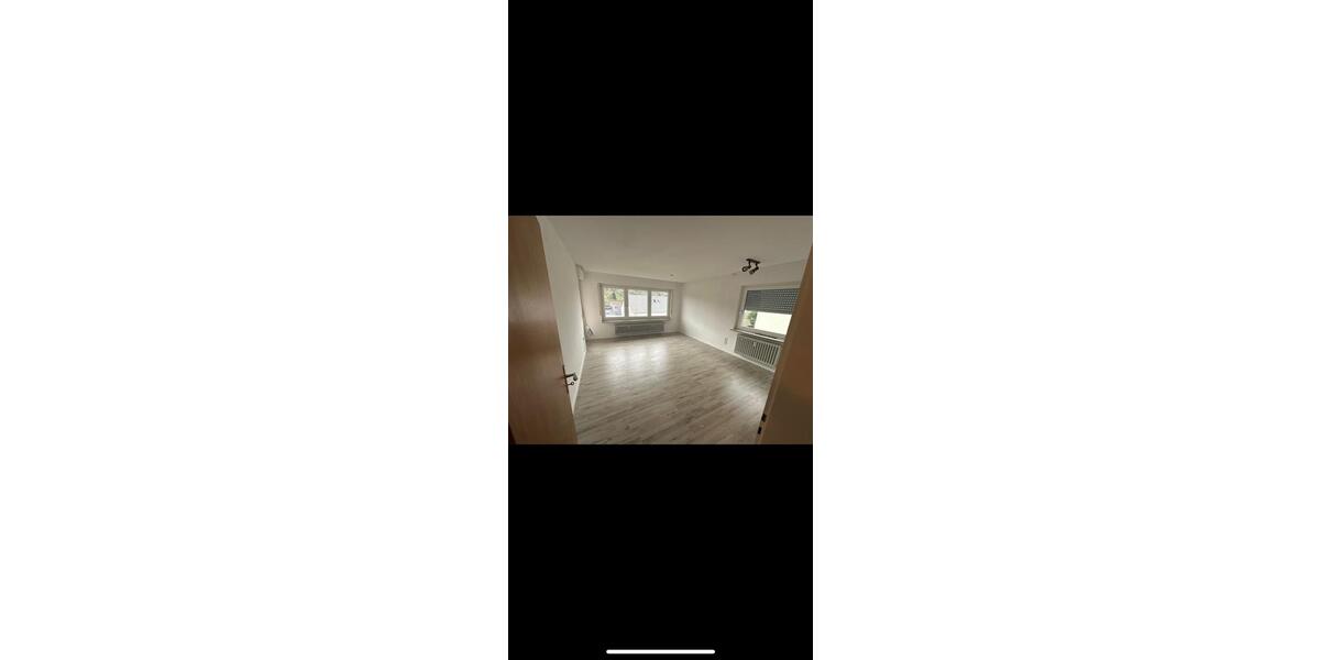 Etagenwohnung Weinstadt - 4 Zimmer, 90 m&sup2;, 1.500&euro; | Angebot:26620987