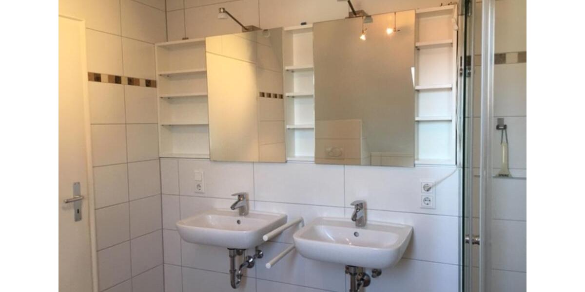 Dachgeschoßwohnung Bad Neustadt an der Saale - 3 Zimmer, 146 m&sup2;, 1.375&euro; | Angebot:25655377