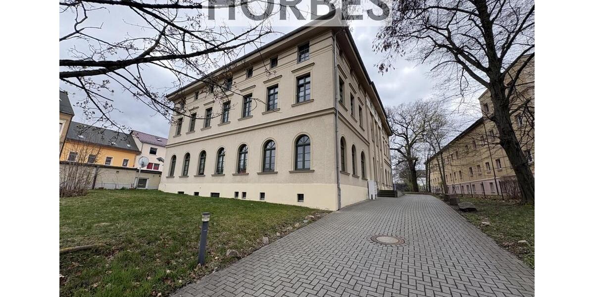 Dachgeschoßwohnung Glauchau - 1 Zimmer, 35 m&sup2;, 260&euro; | Angebot:25988420