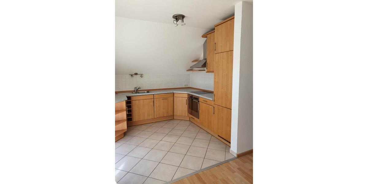 Dachgeschoßwohnung Erlenbach am Main - 3 Zimmer, 74 m&sup2;, 880&euro; | Angebot:24101478