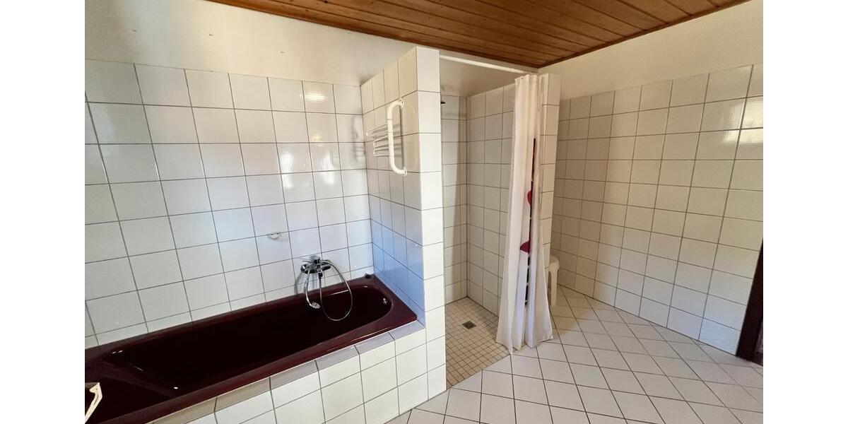Einfamilienhaus Korbach - 7 Zimmer, 177 m&sup2;, 985&euro; | Angebot:26636423