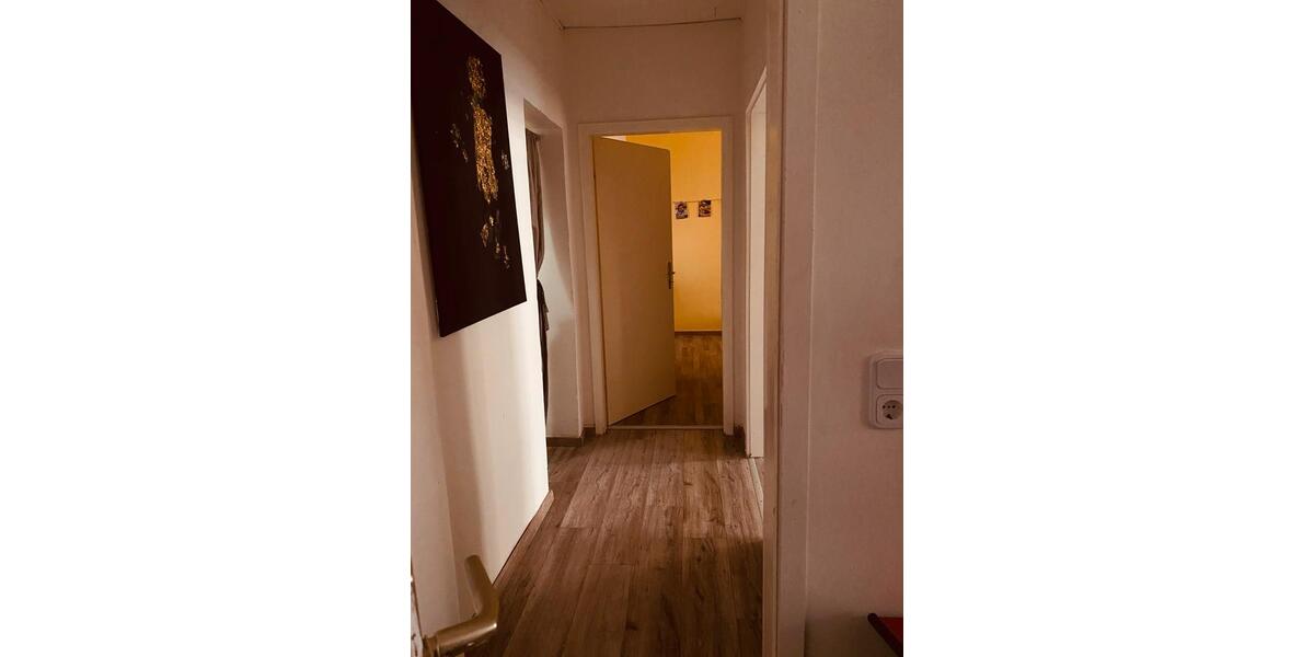 Etagenwohnung Eisenberg - 1 Zimmer, 60 m&sup2;, 350&euro; | Angebot:26134113