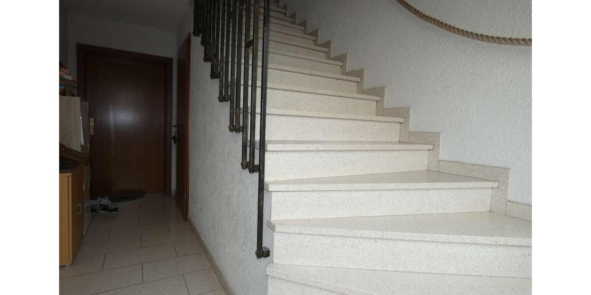 Etagenwohnung Kirchardt - 4 Zimmer, 94 m&sup2;, 850&euro; | Angebot:26532467