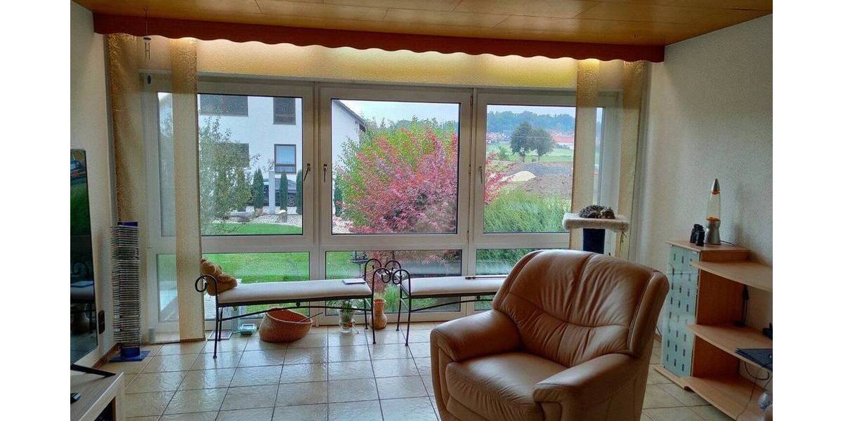 Etagenwohnung Holzheim - 5 Zimmer, 120 m&sup2;, 1.350&euro; | Angebot:26840382