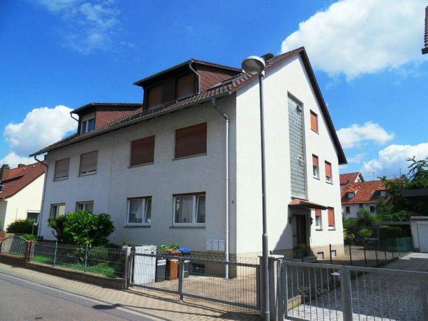 Für die Generation 45 plus, ansprechende 2 - Zi. – DG - Maisonette Wohnung ohne Balkon