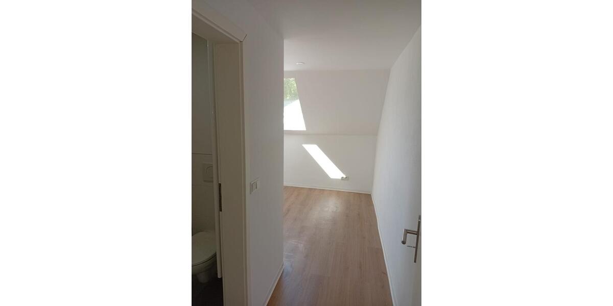 Dachgeschoßwohnung Schiffweiler - 1 Zimmer, 40 m&sup2;, 475&euro; | Angebot:26407580
