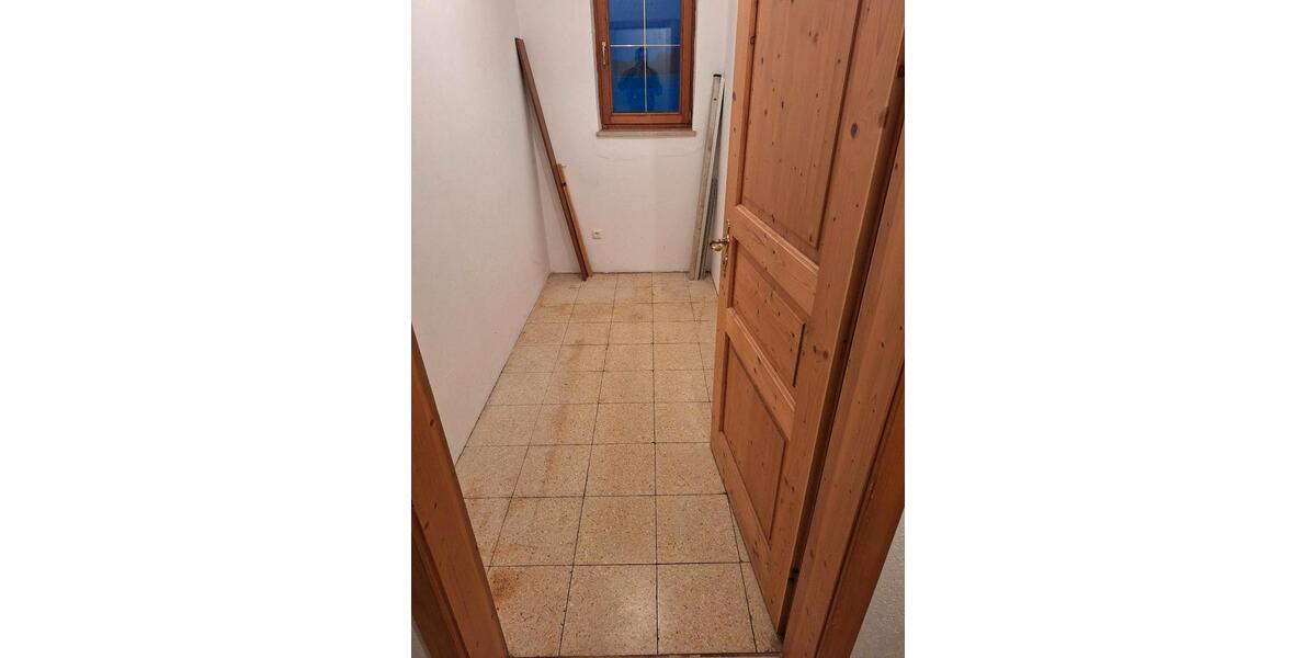 Erdgeschoßwohnung Kröning - 5 Zimmer, 90 m&sup2;, 300&euro; | Angebot:24445502