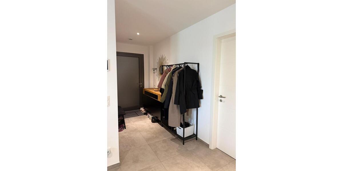 Etagenwohnung Viersen Hülsdonk - 3 Zimmer, 122 m&sup2;, 1.825&euro; | Angebot:24416622