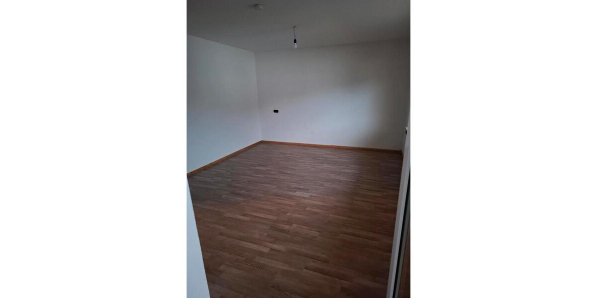 Etagenwohnung Hungen - 4 Zimmer, 100 m&sup2;, 1.050&euro; | Angebot:26234370