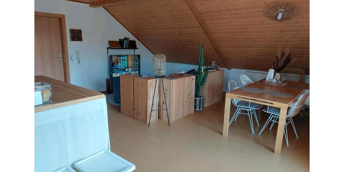 Dachgeschoßwohnung Deißlingen - 3 Zimmer, 65 m&sup2;, 850&euro; | Angebot:24840630