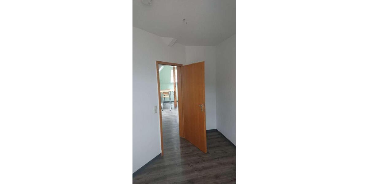 Dachgeschoßwohnung Meiningen - 2 Zimmer, 42 m&sup2;, 350&euro; | Angebot:26426101