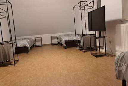 Zimmer Augsburg Haunstetten-Siebenbrunn - 5 Zimmer, 1.000&euro; | Angebot:26521732