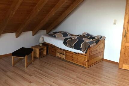 Vermiete ruhige zwei Zimmer Wohnung in 97268 Kirchheim zimmer