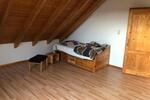 Vermiete ruhige zwei Zimmer Wohnung in 97268 Kirchheim zimmer