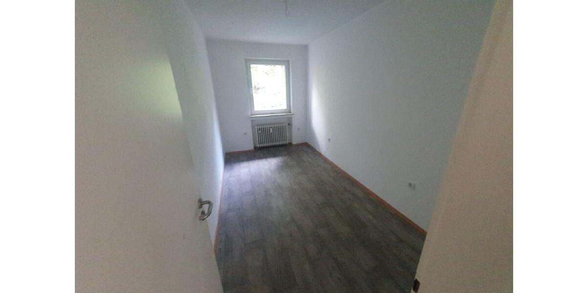 Etagenwohnung Remscheid Lüttringhausen - 4 Zimmer, 84 m&sup2;, 584&euro; | Angebot:23619680