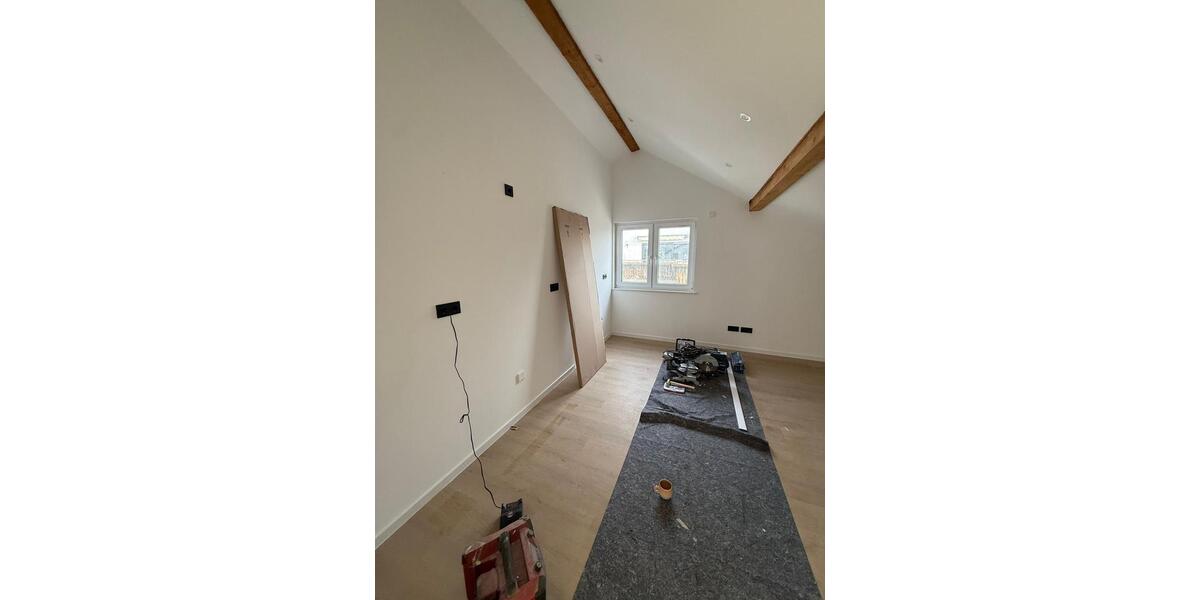 Dachgeschoßwohnung Philippsburg - 2 Zimmer, 70 m&sup2;, 1.100&euro; | Angebot:23811956