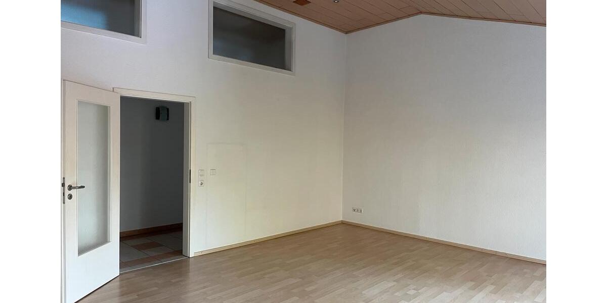 Dachgeschoßwohnung Giengen an der Brenz - 3 Zimmer, 100 m&sup2;, 1.050&euro; | Angebot:24828145