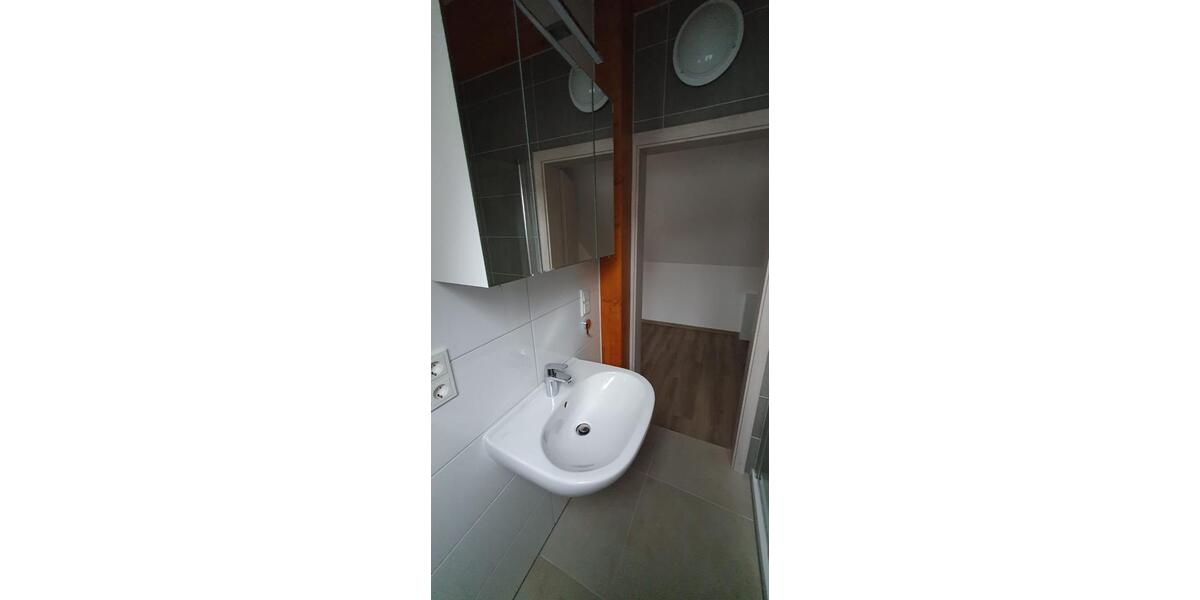 Dachgeschoßwohnung Langgöns - 2 Zimmer, 50 m&sup2;, 600&euro; | Angebot:24819199