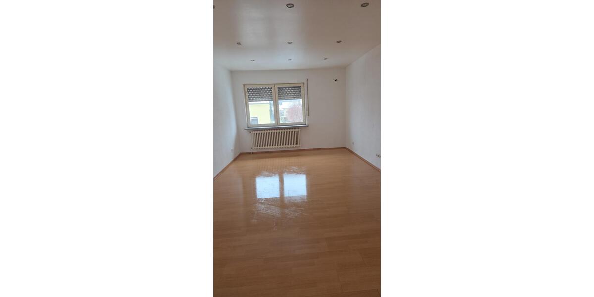 Große, helle 4-ZKB-Wohnung (85 qm) in ruhiger Lage in Elm 4 zimmer