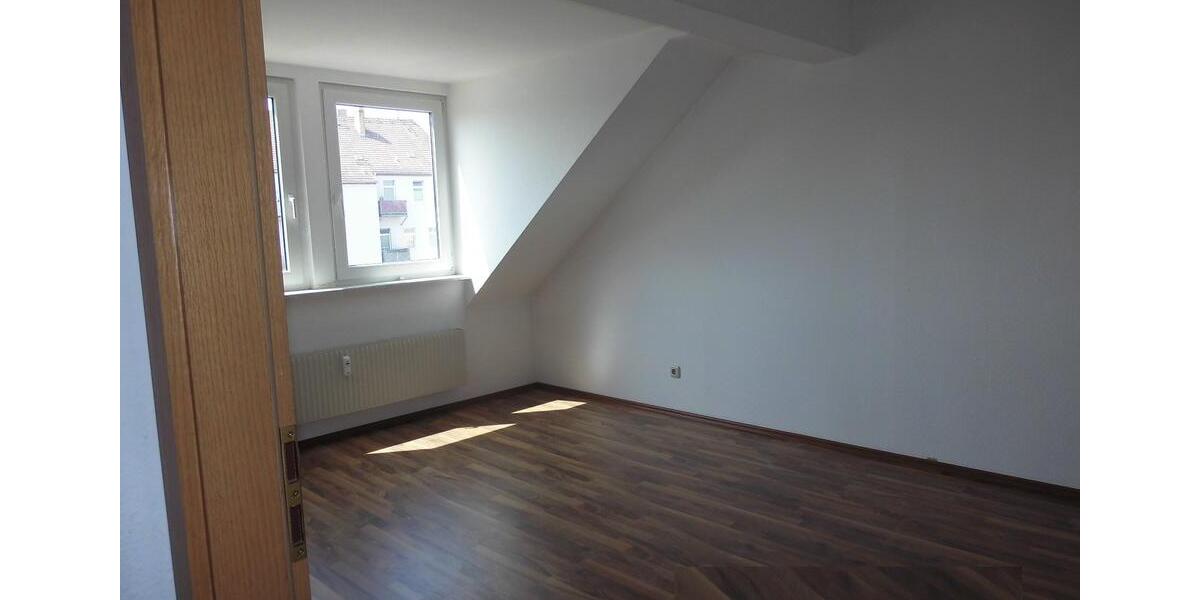 Dachgeschoßwohnung Riesa - 3 Zimmer, 72 m&sup2;, 350&euro; | Angebot:24877914