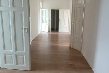 einzigartiger Wohntraum für Familien mit Balkon in super Lage 4 zimmer