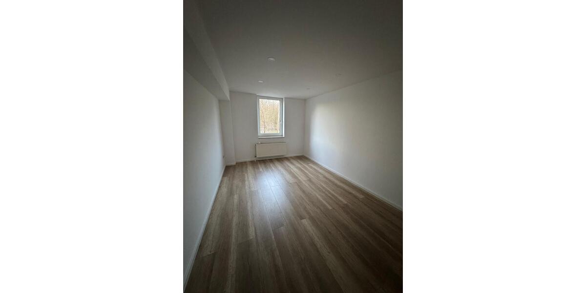 Etagenwohnung Bergen - 4 Zimmer, 123 m&sup2;, 860&euro; | Angebot:25281162