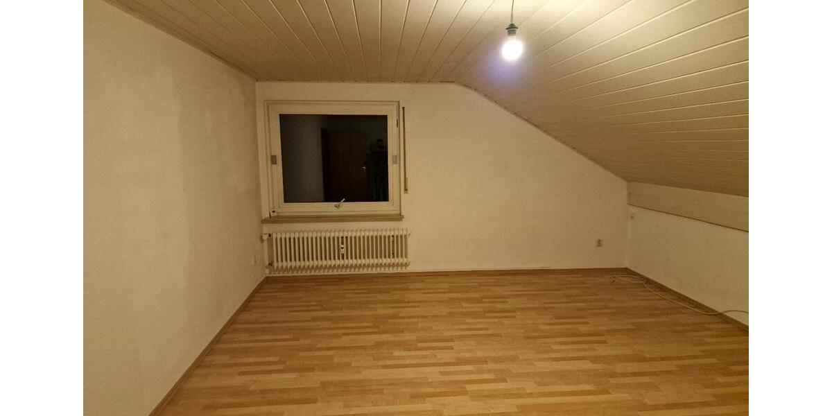 Dachgeschoßwohnung Bad Hersfeld - 4 Zimmer, 96 m&sup2;, 800&euro; | Angebot:25265501