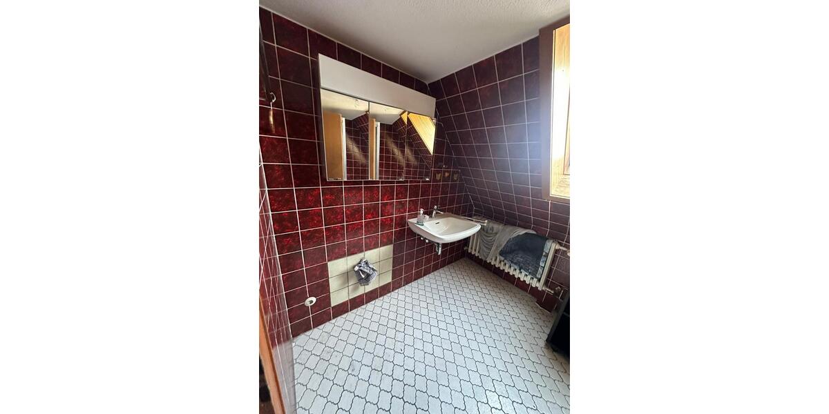 Dachgeschoßwohnung Gengenbach - 4 Zimmer, 110 m&sup2;, 650&euro; | Angebot:26238396