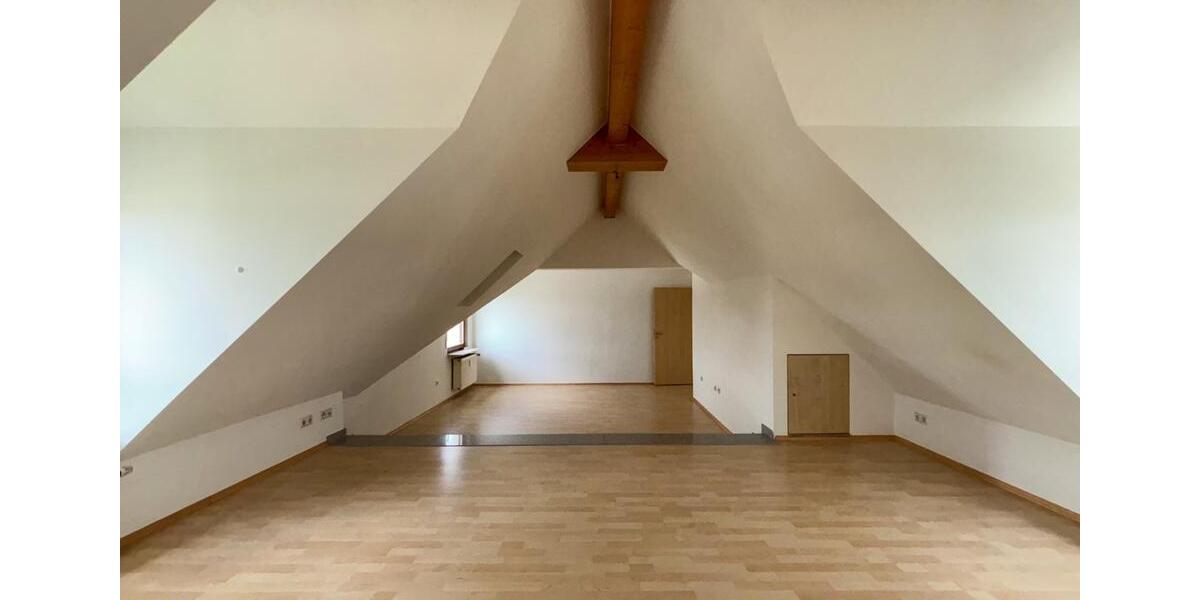 Dachgeschoßwohnung Limburg an der Lahn Linter - 3 Zimmer, 95 m&sup2;, 850&euro; | Angebot:26675526