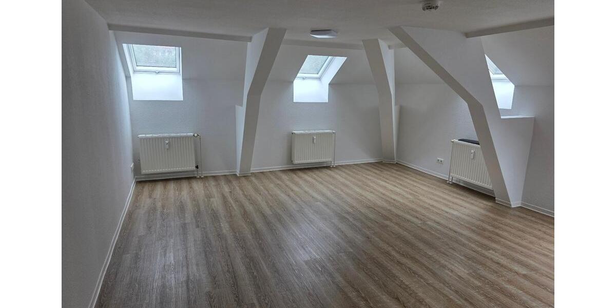 Dachgeschoßwohnung Triptis - 2.5 Zimmer, 422&euro; | Angebot:21660722