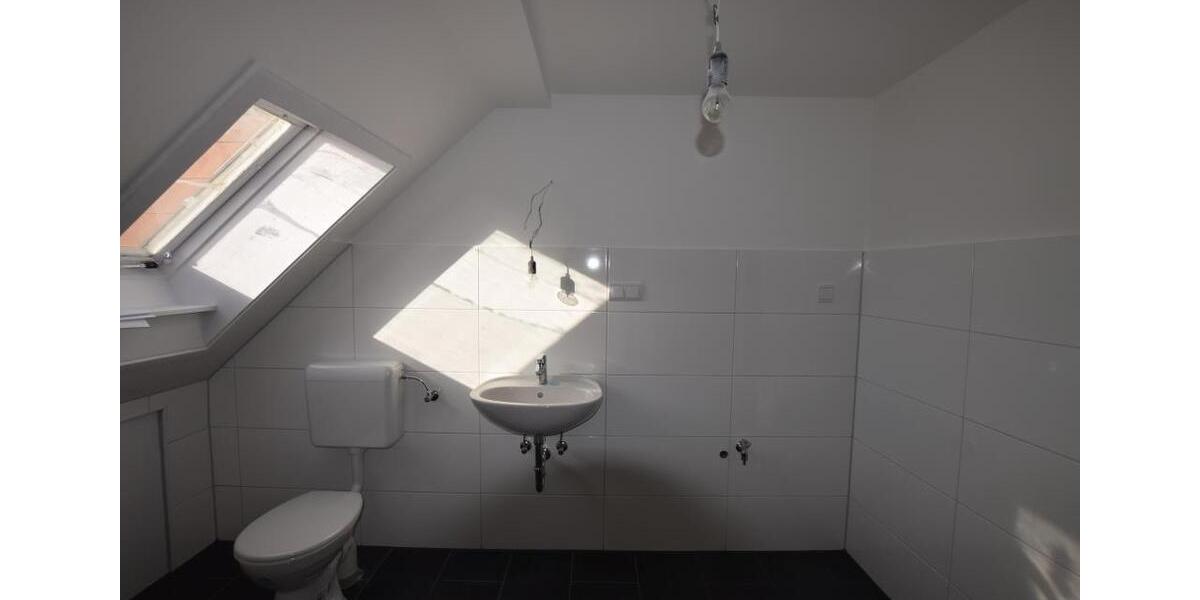 Dachgeschoßwohnung Hameln - 2 Zimmer, 50 m&sup2;, 350&euro; | Angebot:26671606