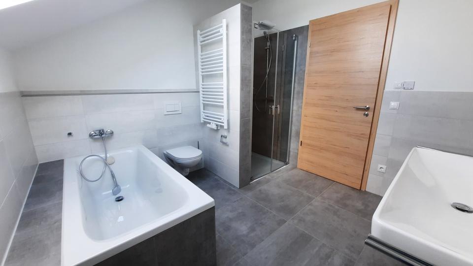 Dachgeschoßwohnung Emmerting - 3 Zimmer, 95 m&sup2;, 1.020&euro; | Angebot:25965976