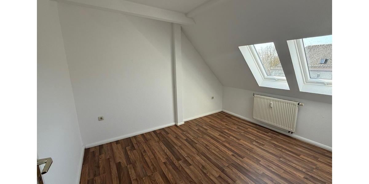 Dachgeschoßwohnung Plauen Altstadt - 2 Zimmer, 42 m&sup2;, 260&euro; | Angebot:25415893