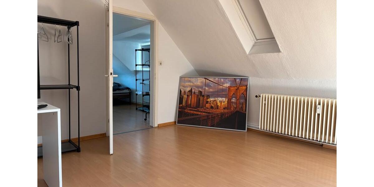 Dachgeschoßwohnung Kassel Niederzwehren - 3 Zimmer, 75 m&sup2;, 750&euro; | Angebot:26366713