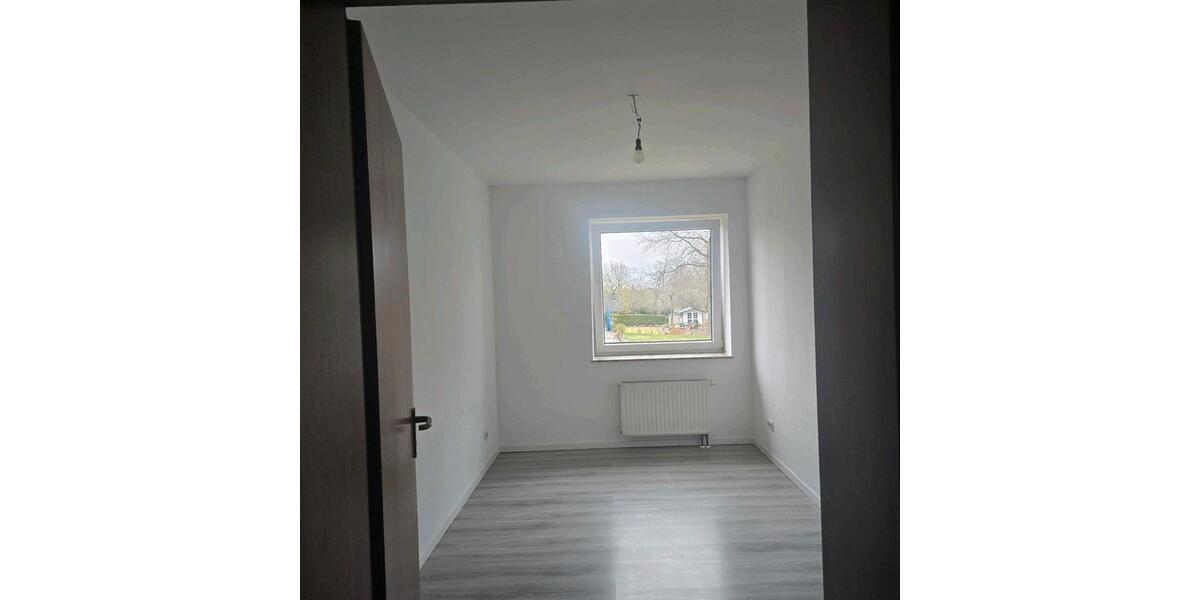 Dachgeschoßwohnung Edemissen - 3 Zimmer, 65 m&sup2;, 950&euro; | Angebot:26039669