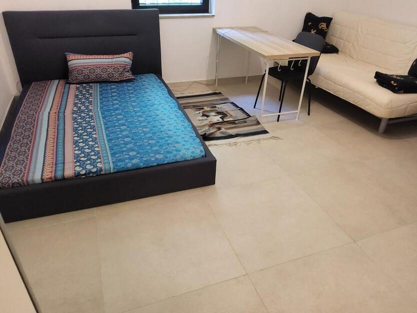 Geräumiges WG -Zimmer mit Gartenanteil, ruhige Lage am Wald