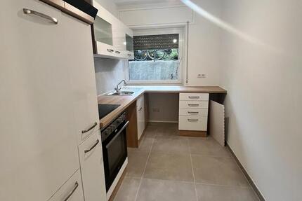 Premium sanierte 3 Zimmer Wohnung im Erdgeschoss mit Einbauküche zimmer