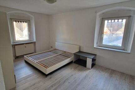 Wohnung Sonneberg - 3 Zimmer, 80 m&sup2;, 800&euro; | Angebot:25800526