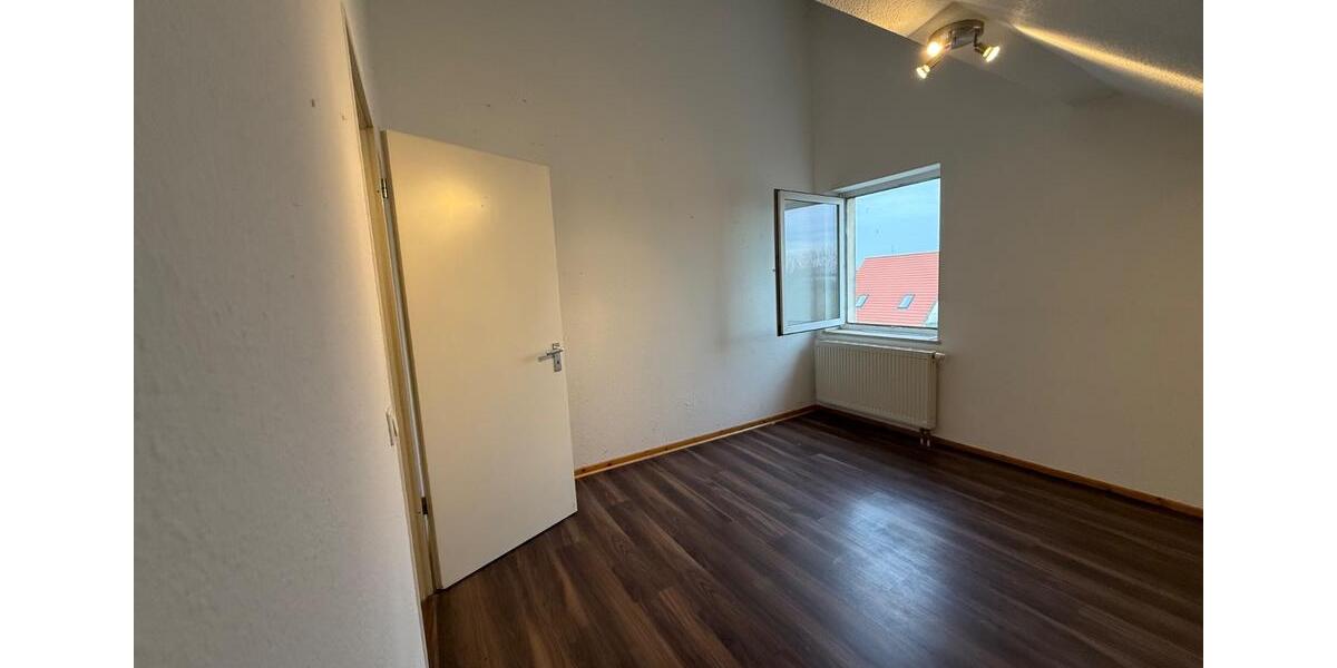 Dachgeschoßwohnung Nauen - 2 Zimmer, 64 m&sup2;, 849&euro; | Angebot:23860852