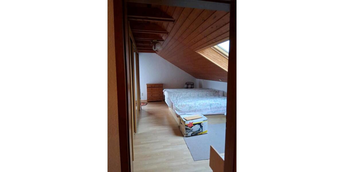 Dachgeschoßwohnung Leutershausen - 2.5 Zimmer, 70 m&sup2;, 750&euro; | Angebot:24771837